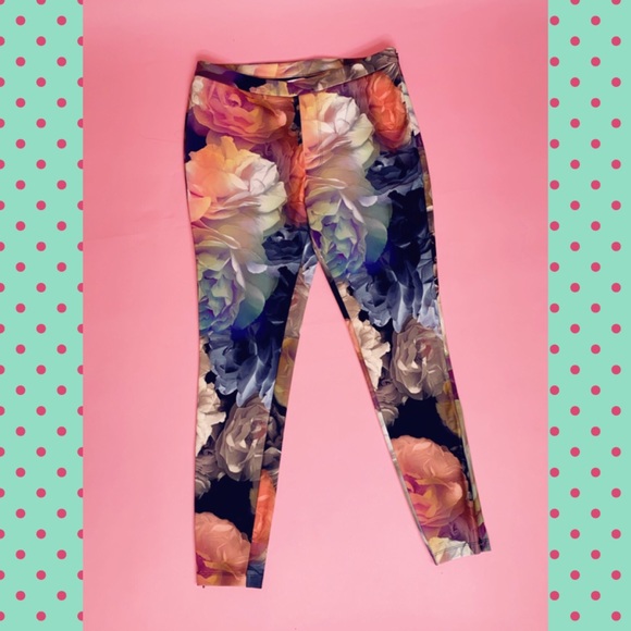 SOLD  🌸 - Picture 6 of 7